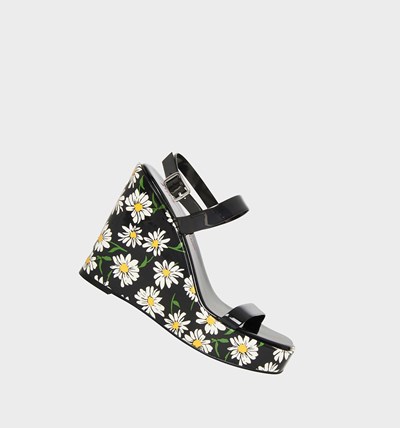 Black / White Women's Betsey Johnson Landry Sandals | AWNDBTX-43