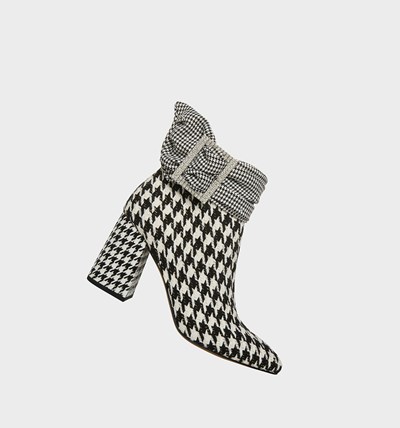 Black / White Women's Betsey Johnson Millburn Boots & Booties | WZPDJNY-70