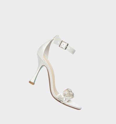 White Women's Betsey Johnson Devan Heels | WMFPTAR-52