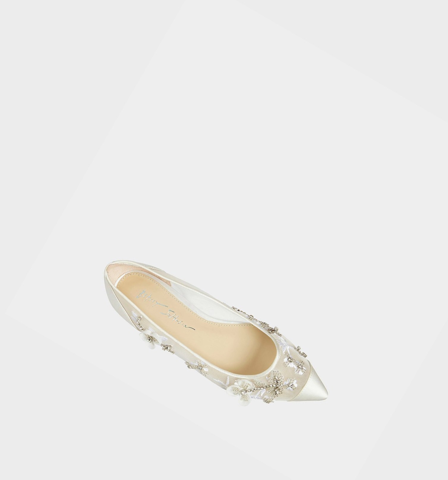 White Women's Betsey Johnson Sb-willo Flats | PYAOJMT-84